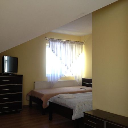 Laura Bed & Breakfast Belchatow Ruang foto