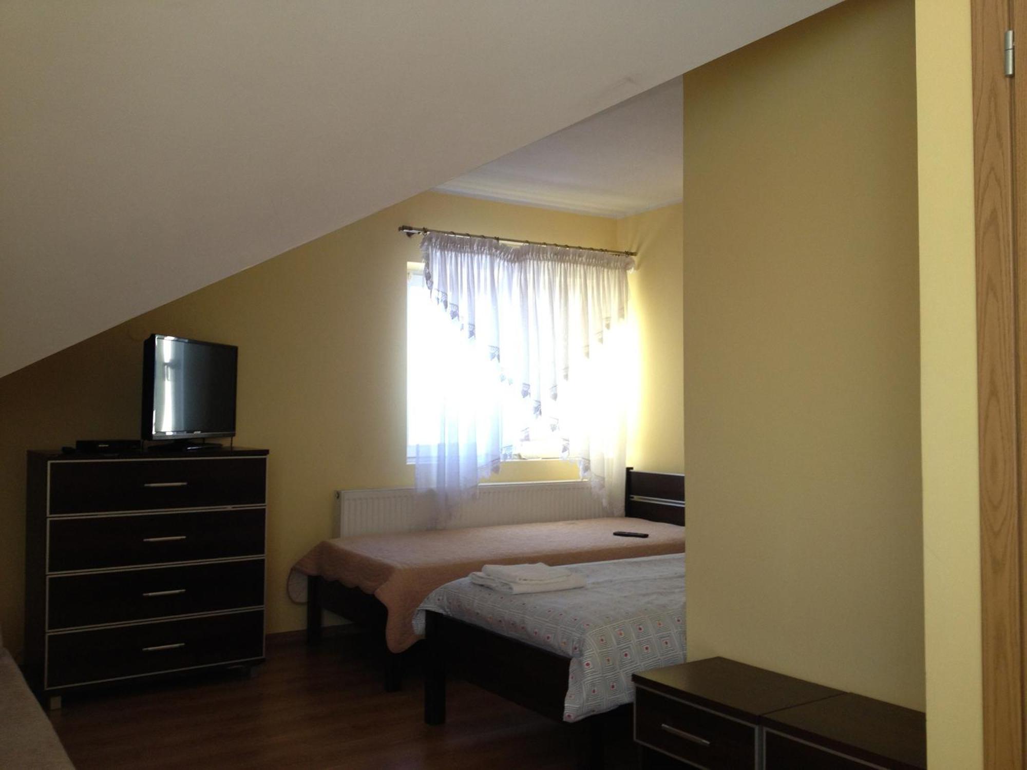 Laura Bed & Breakfast Belchatow Ruang foto