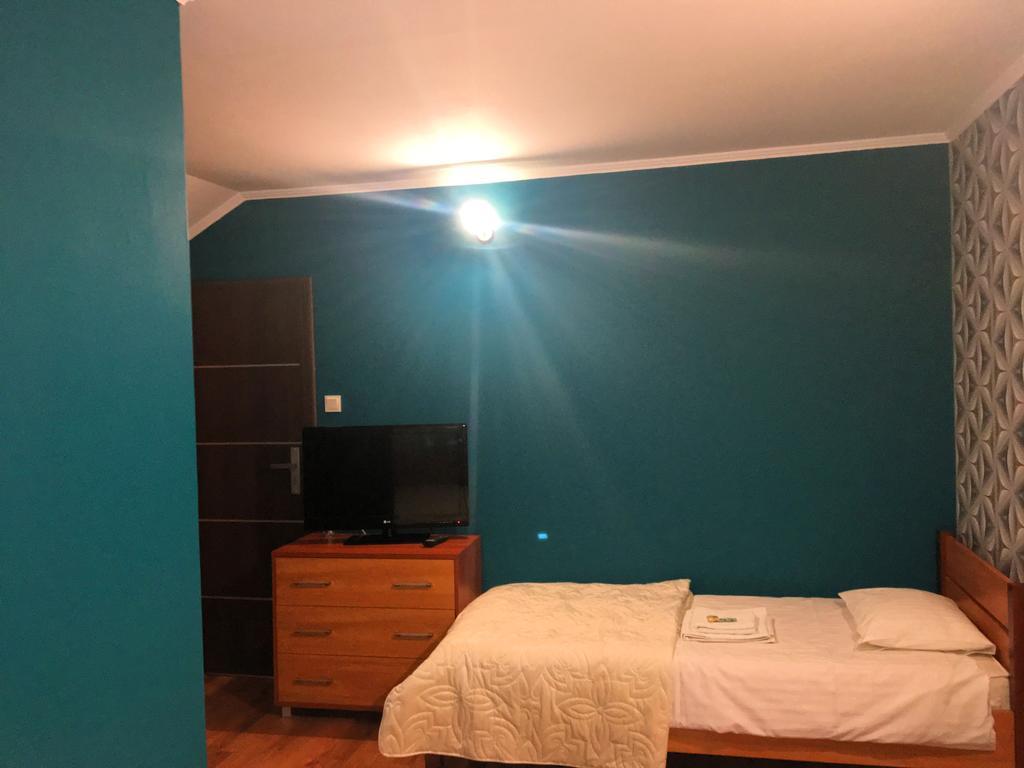 Laura Bed & Breakfast Belchatow Bagian luar foto