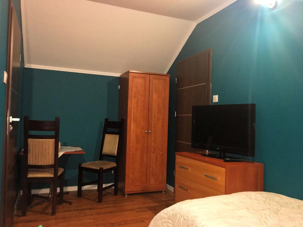 Laura Bed & Breakfast Belchatow Bagian luar foto