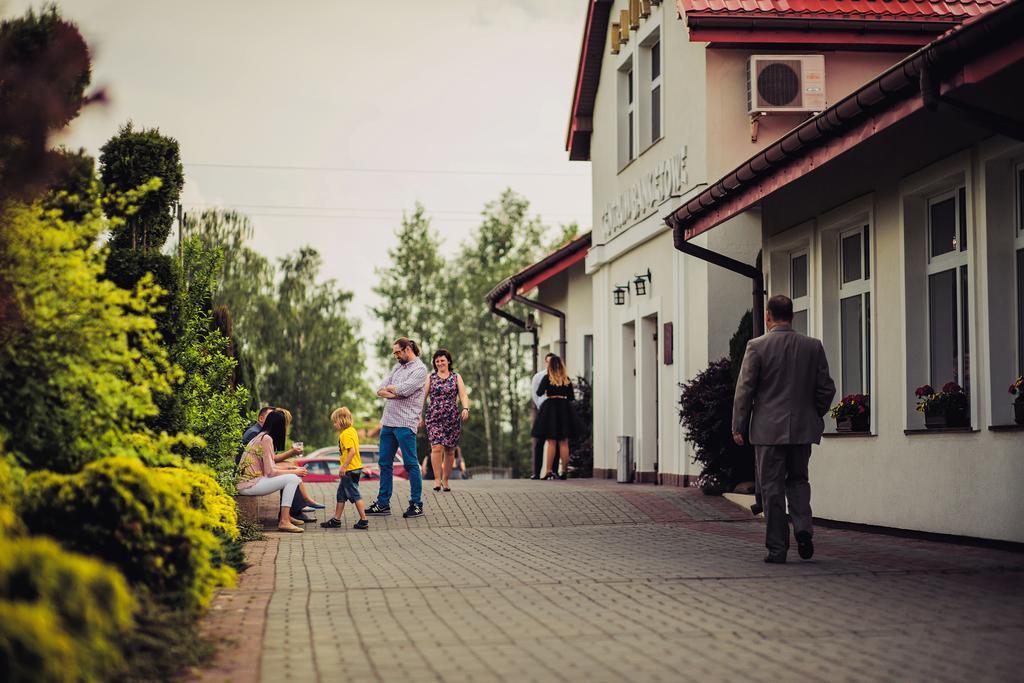 Laura Bed & Breakfast Belchatow Bagian luar foto